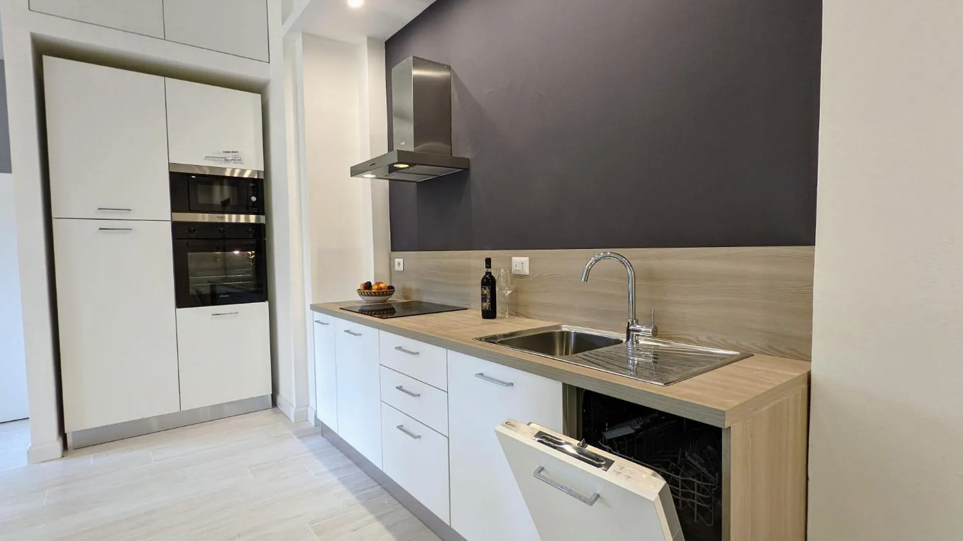Apartment Design Stay Navigli - Fast To Duomo & Airport Milan Italy